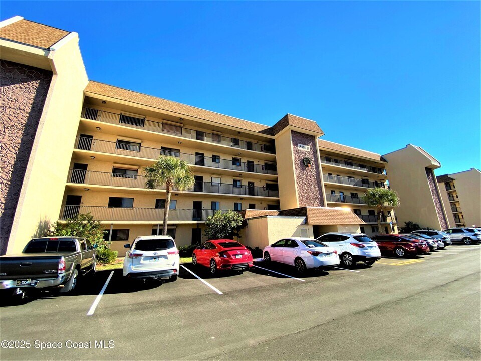 8494 Ridgewood Ave in Cape Canaveral, FL - Building Photo