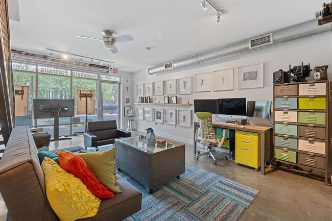 1601 E Cesar Chavez St in Austin, TX - Building Photo - Building Photo