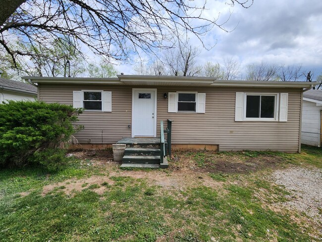 property at 922 N Glenn Ave