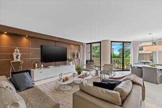 2000 Island Blvd, Unit 504 in Aventura, FL - Building Photo - Building Photo