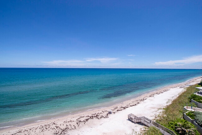 5540 N Ocean Dr in Riviera Beach, FL - Building Photo - Building Photo