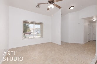 321 Honeysuckle Ln in Mesquite, NV - Building Photo - Building Photo
