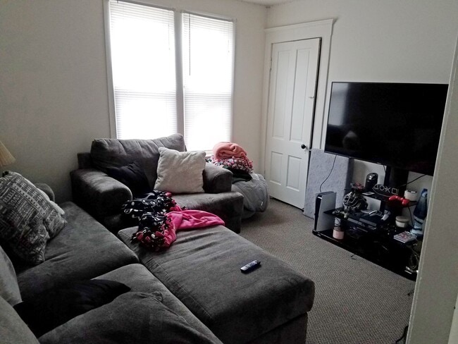 1215 Johnson St in La crosse, WI - Building Photo - Building Photo