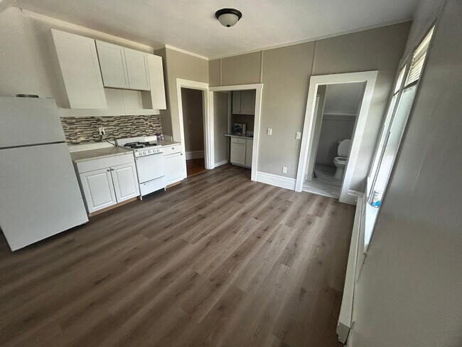 13 Maple St, Unit 3 in Marlborough, MA - Building Photo - Building Photo