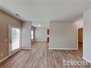 4006 Eastside Ct in Winston-Salem, NC - Foto de edificio - Building Photo