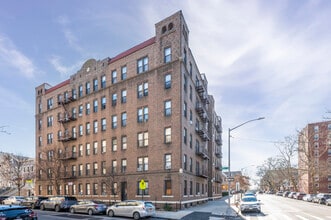Bay View Court in Brooklyn, NY - Foto de edificio - Building Photo