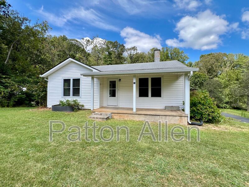 11 Bassett Rd in Asheville, NC - Building Photo