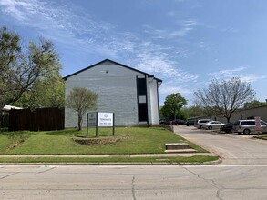 Terraces at Shady Grove in Irving, TX - Building Photo - Building Photo