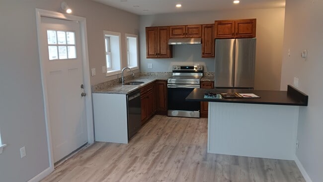 29 High St in Derry, NH - Building Photo - Building Photo