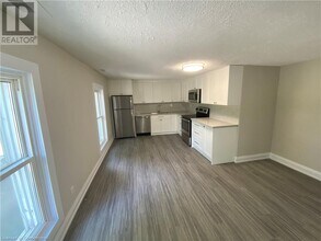 20 Hetherington St in St Catharines, ON - Building Photo - Building Photo