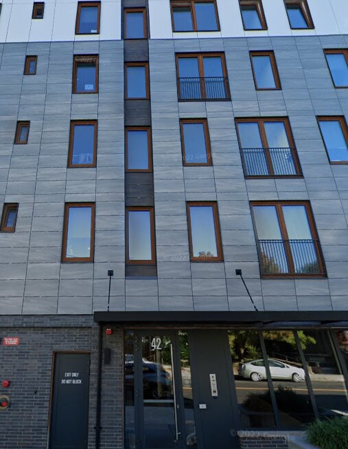 42 North Beacon St in Boston, MA - Building Photo