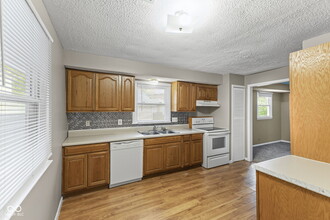 420 S East St in Plainfield, IN - Building Photo - Building Photo