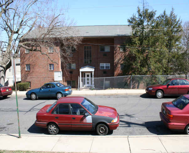 102 2nd St in Schwenksville, PA - Building Photo