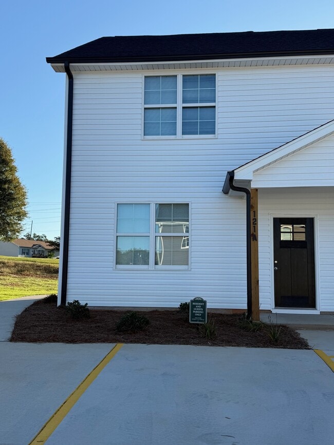 121 Diver Dr in Lexington, NC - Building Photo - Building Photo