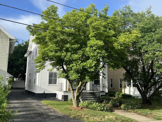 11 Lawn Ave in Albany, NY - Building Photo - Building Photo