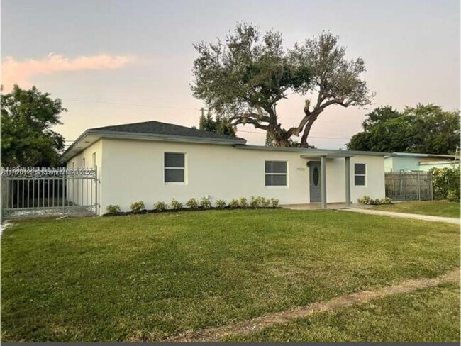 14855 Grant Ln in Homestead, FL - Building Photo - Building Photo