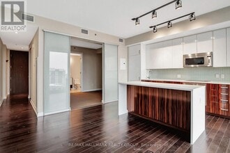 300 Lisgar St in Ottawa, ON - Building Photo - Building Photo