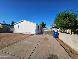 110 E Inglewood St in Mesa, AZ - Building Photo
