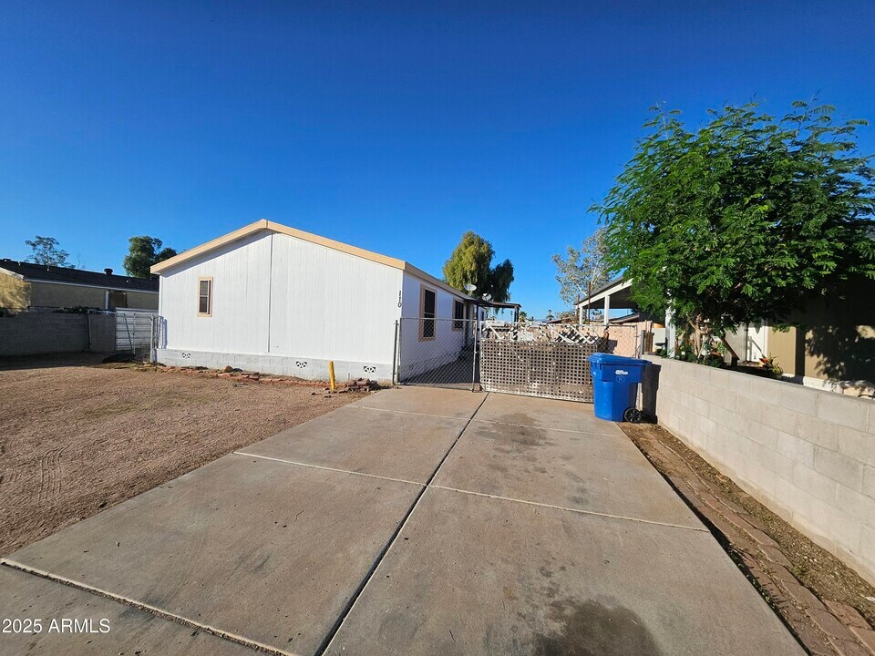 110 E Inglewood St in Mesa, AZ - Building Photo