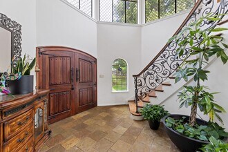 40 Cinnamon Ct in Hillsborough, CA - Foto de edificio - Building Photo