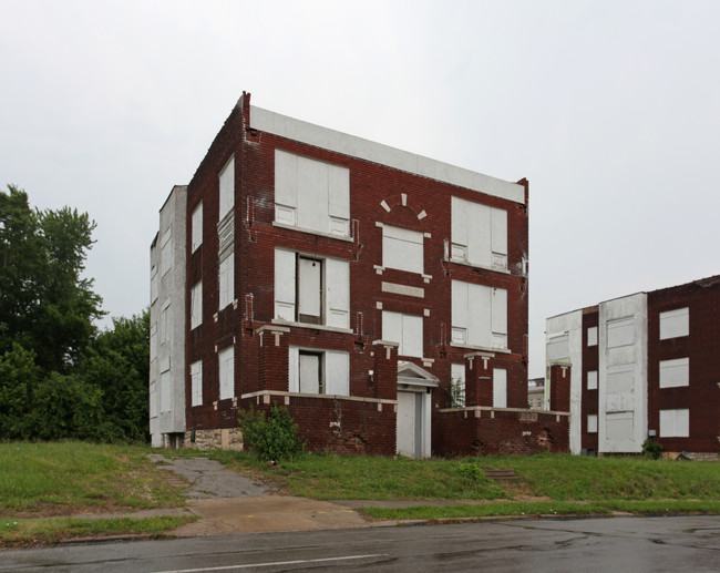 1312-1314 E 27th St in Kansas City, MO - Foto de edificio - Building Photo