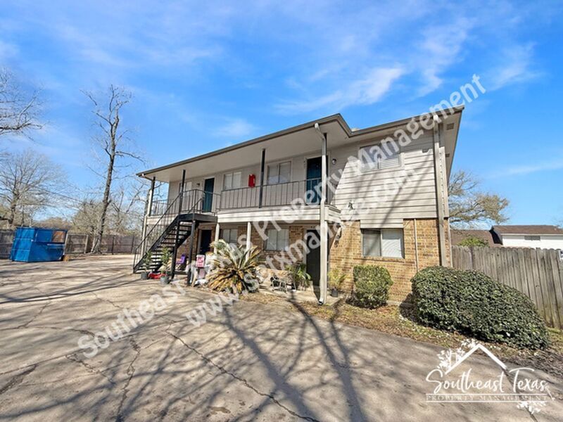 427 Pinchback Rd in Beaumont, TX - Building Photo