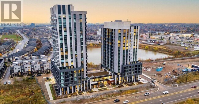 3071 Trafalgar Rd in Oakville, ON - Building Photo - Building Photo