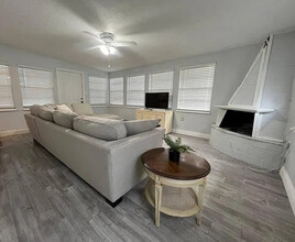 709 W Bayshore Dr in Tarpon Springs, FL - Building Photo - Building Photo