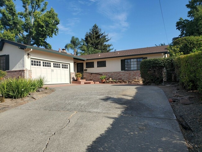 property at 276 Deepstone Dr