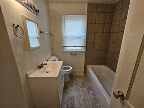 1025 Fourqurean Ln in Richmond, VA - Building Photo - Building Photo