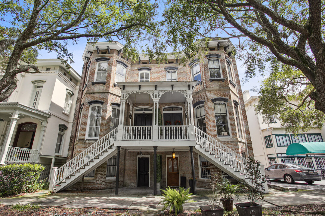 208B W Hall St in Savannah, GA - Building Photo