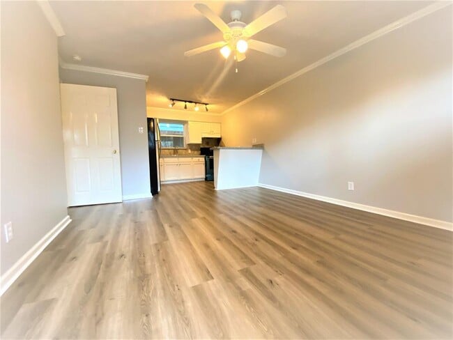 911 Byrne St-Unit -6 in Houston, TX - Building Photo - Building Photo