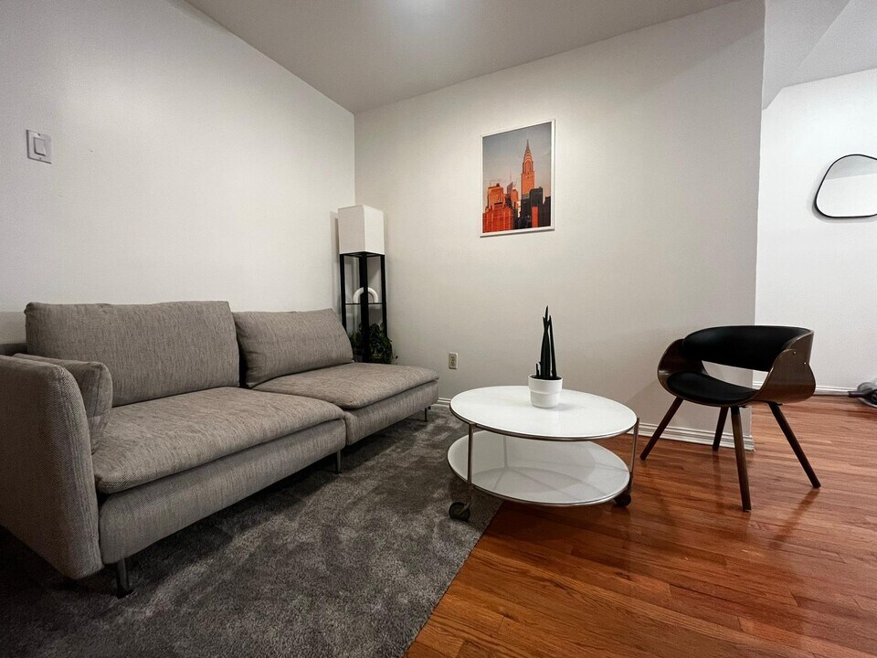 1121 Jefferson Ave, Unit 2 in Brooklyn, NY - Building Photo