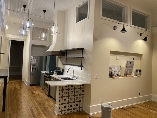 1728 N Franklin Pl, Unit Front