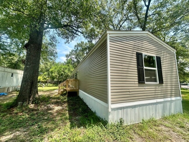 property at 22 White Oak Village