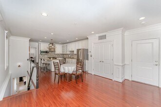 5231 Connecticut Ave NW in Washington, DC - Building Photo - Building Photo