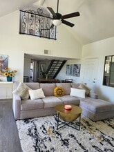 1211 N Miller Rd in Scottsdale, AZ - Building Photo - Building Photo