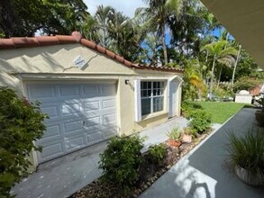 1018 W 47th St, Unit Studio in Miami Beach, FL - Building Photo - Building Photo