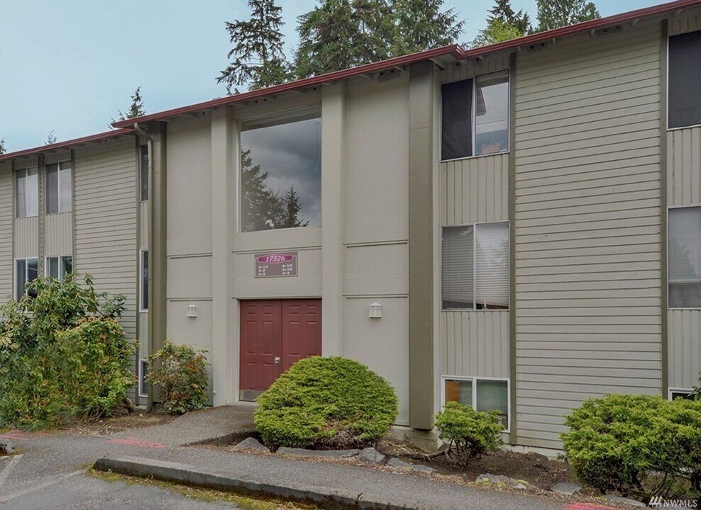 17526 151st Ave SE in Renton, WA - Building Photo