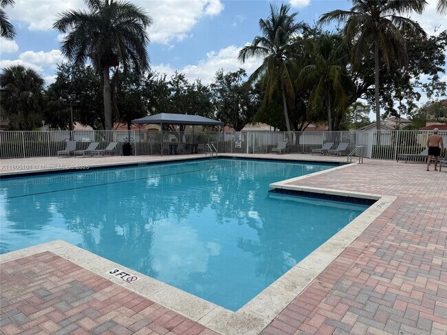 1808 Salerno Cir in Weston, FL - Building Photo - Building Photo
