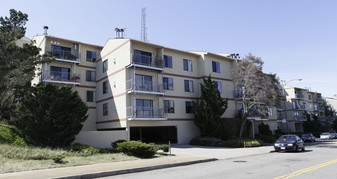 125-135 Gardenside Dr Apartments