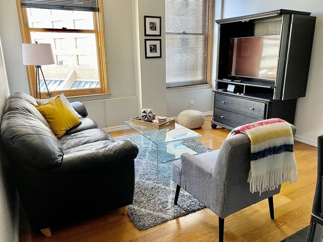 406-10134 100 St NW in Edmonton, AB - Building Photo - Building Photo