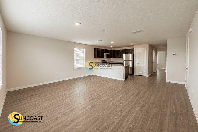 617 Century 21 Dr, Unit 4 in Jacksonville, FL - Foto de edificio - Building Photo