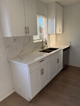 14141 Erwin St in Van Nuys, CA - Foto de edificio - Building Photo