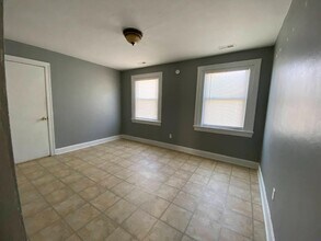 413 Colonial Ave in Hampton, VA - Building Photo - Building Photo