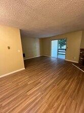 9810 SW Lookout Terrace in Beaverton, OR - Foto de edificio - Building Photo