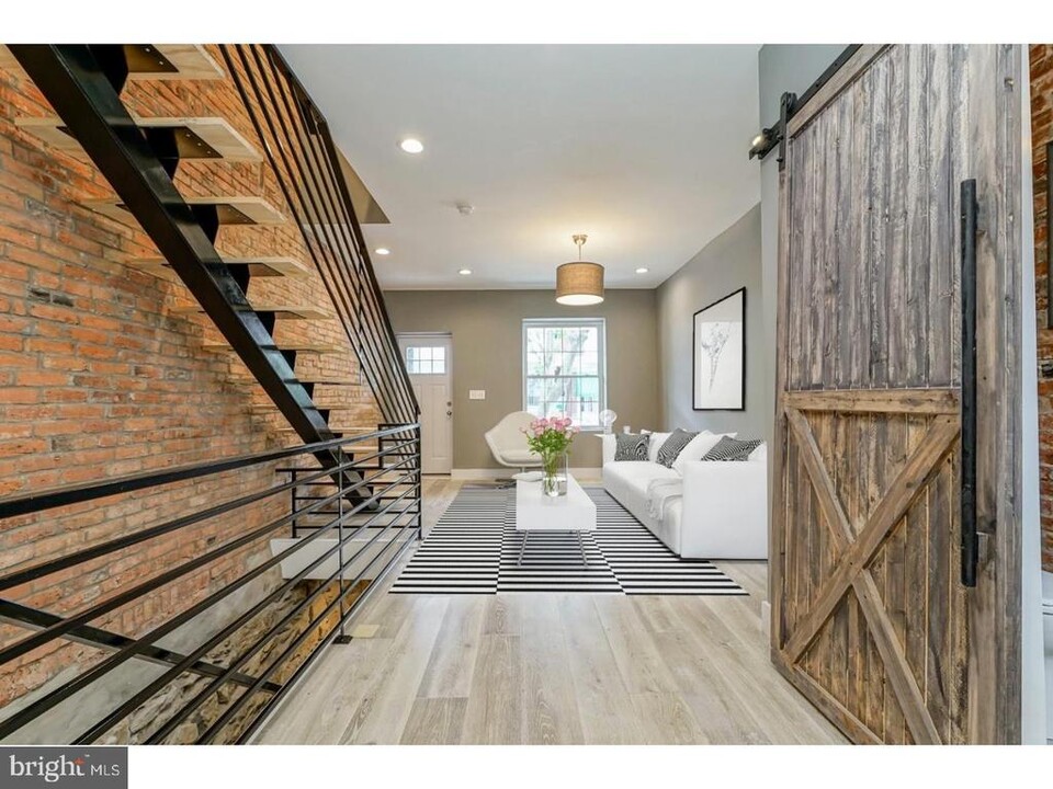 1422 S Etting St in Philadelphia, PA - Building Photo