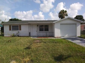 7034 Brentwood Dr in Port Richey, FL - Building Photo