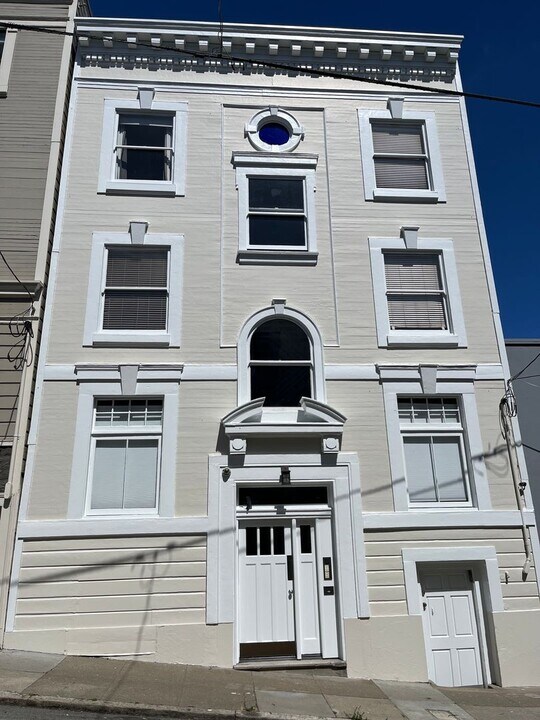 576 Hickory St in San Francisco, CA - Building Photo