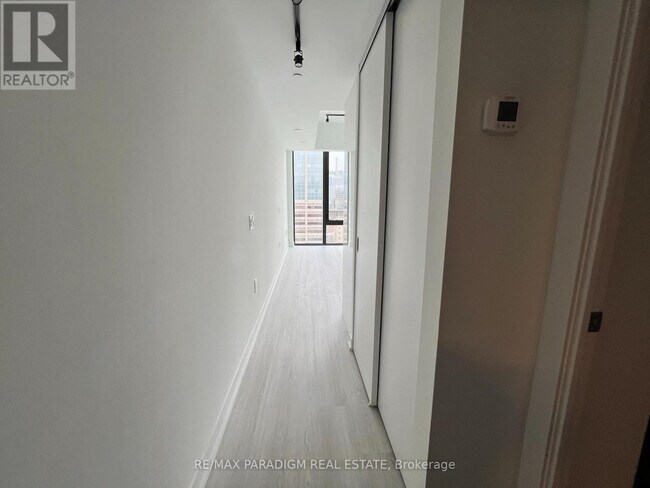 195 McCaul St in Toronto, ON - Building Photo - Building Photo